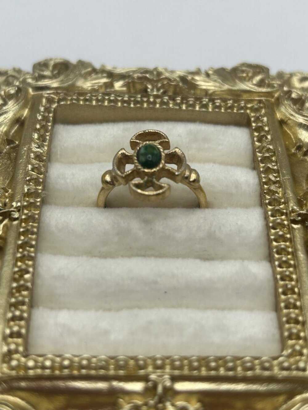 Vintage 1973 Avon Baroness Ring Gold Tone Faux Jade Maltese Cross Size 7.5 Gift - Picture 3 of 12